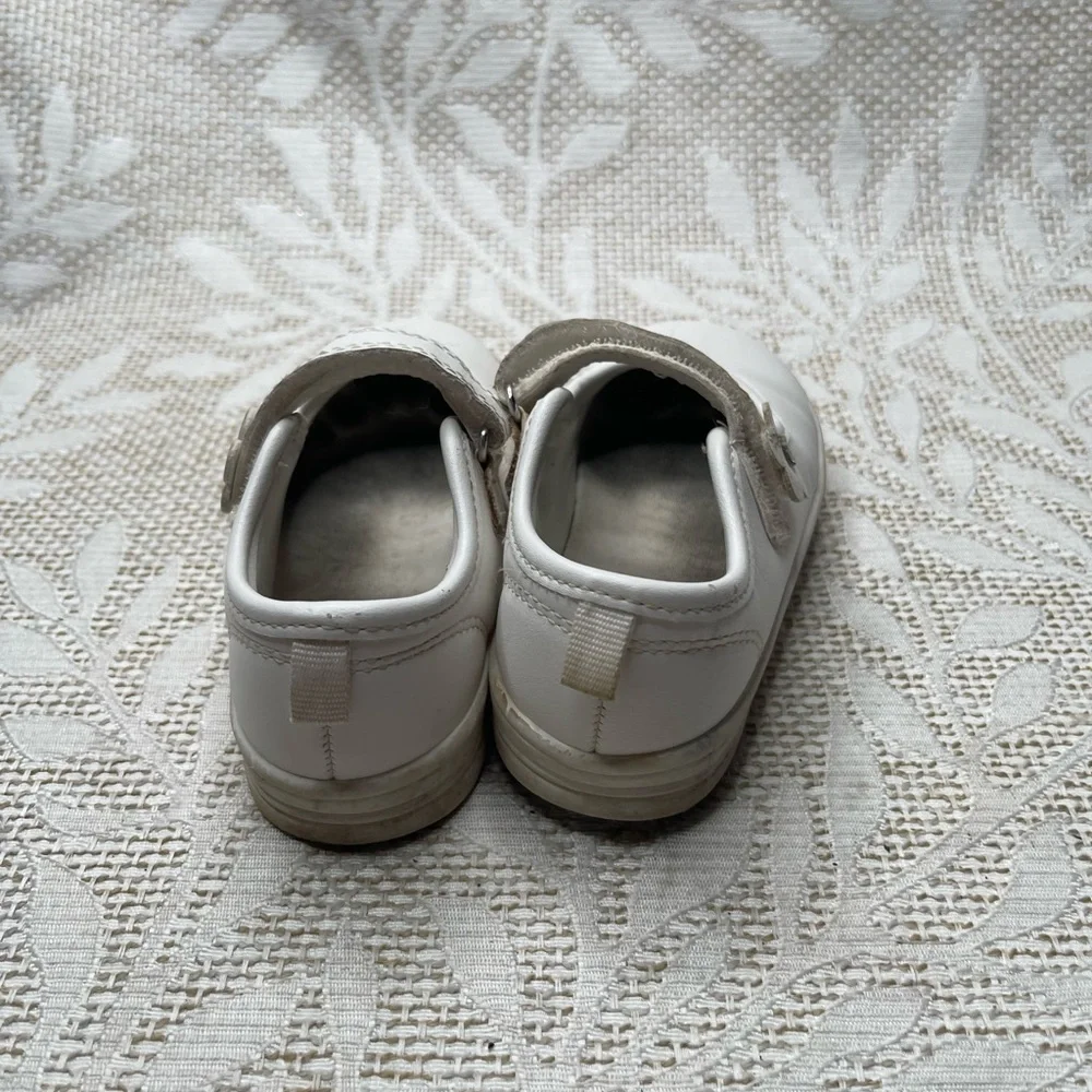 Oshkosh B’gosh Girls toddler White Kids Shoes Mary Jane’s
